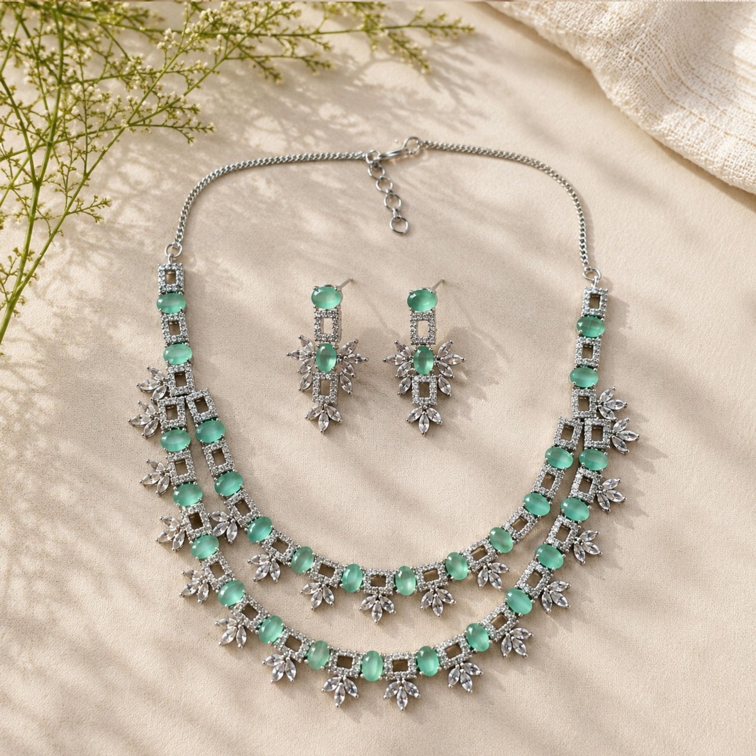 Mint Green Crystal Necklace Set — Detail